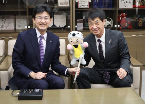 とみっぴーラジオ12月放送の出演者の写真