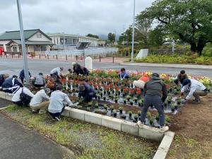 花植えの様子４