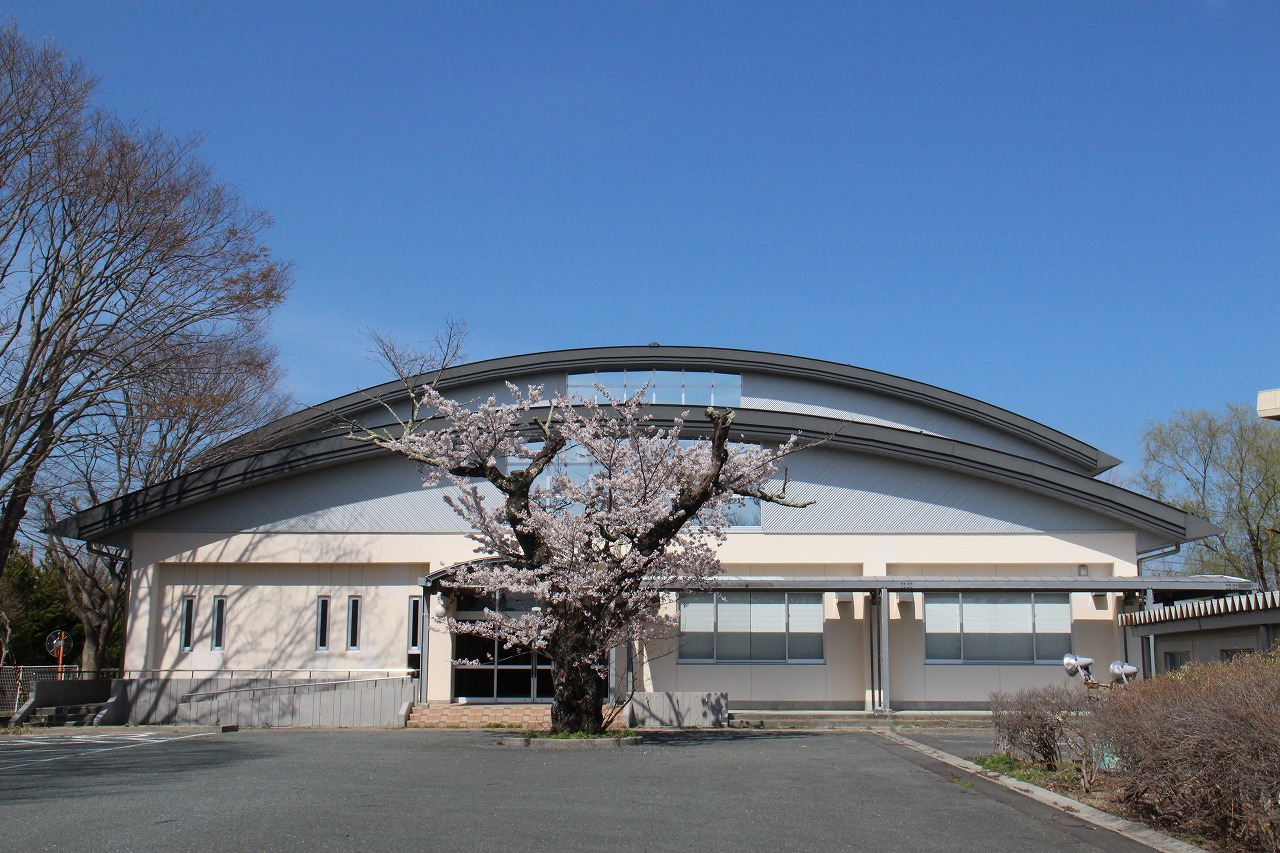 富岡第二小学校体育館の写真