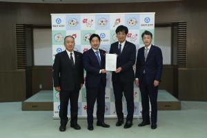 瀬戸復興副大臣への要望書手交